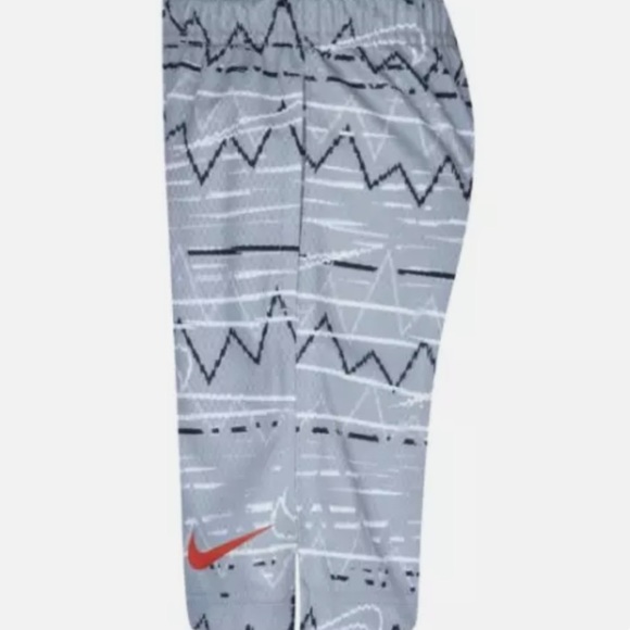 NWT Nike Toddlers Boys Be Real AOP Shorts  Wolf Gray - Picture 3 of 10